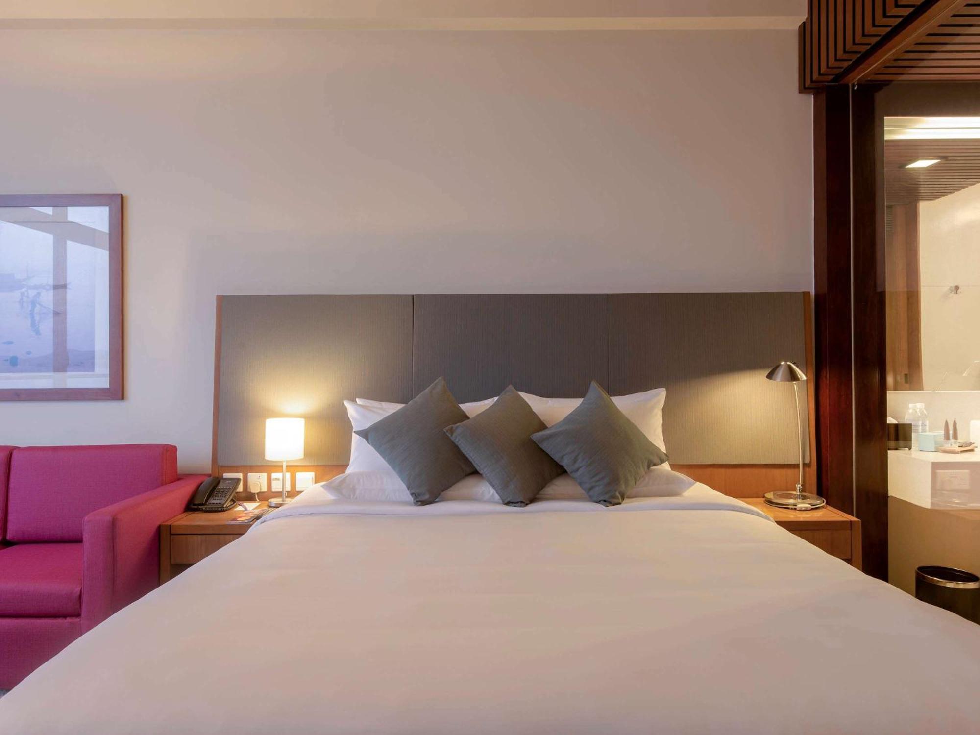 Hotel Novotel Nha Trang Bagian luar foto