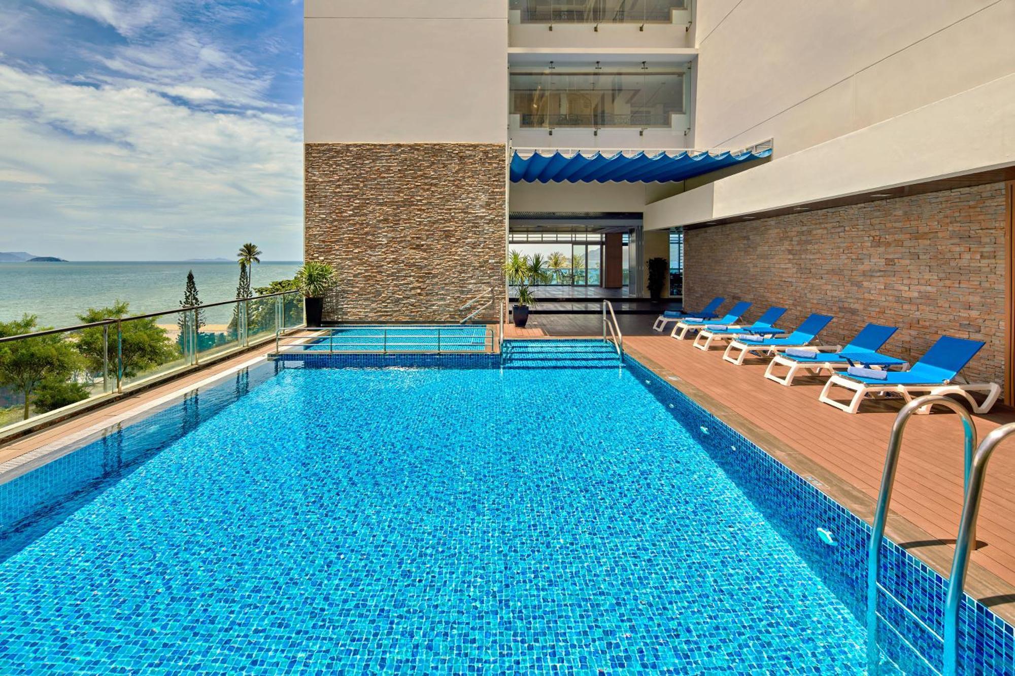 Hotel Novotel Nha Trang Bagian luar foto