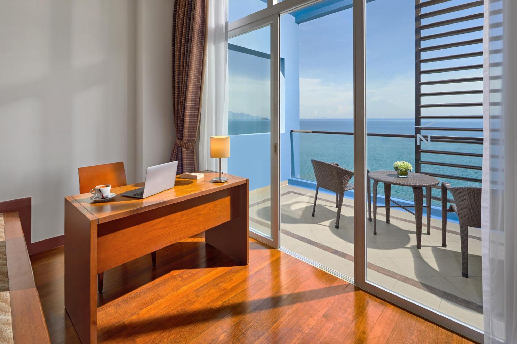 Hotel Novotel Nha Trang Bagian luar foto