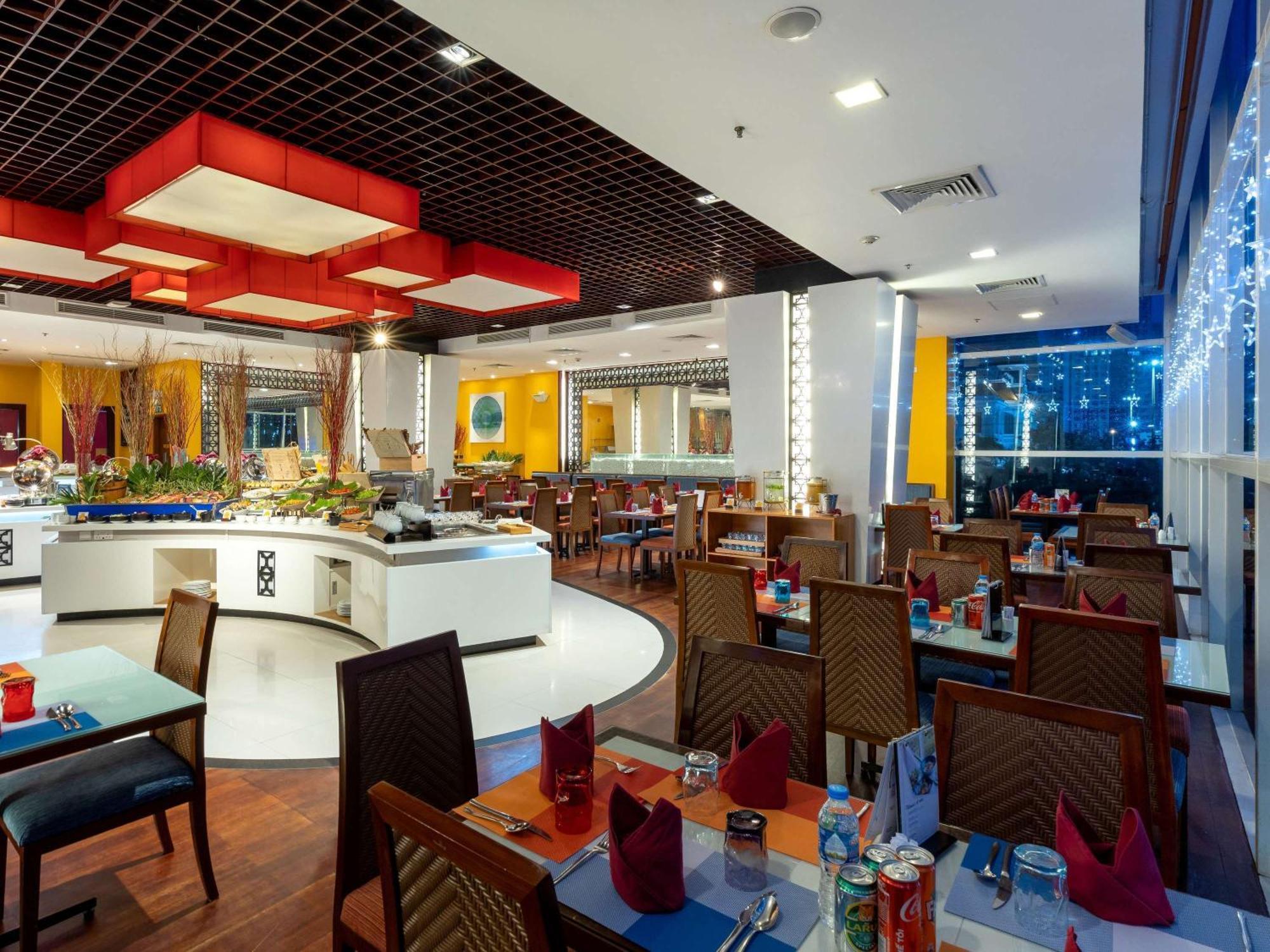 Hotel Novotel Nha Trang Bagian luar foto