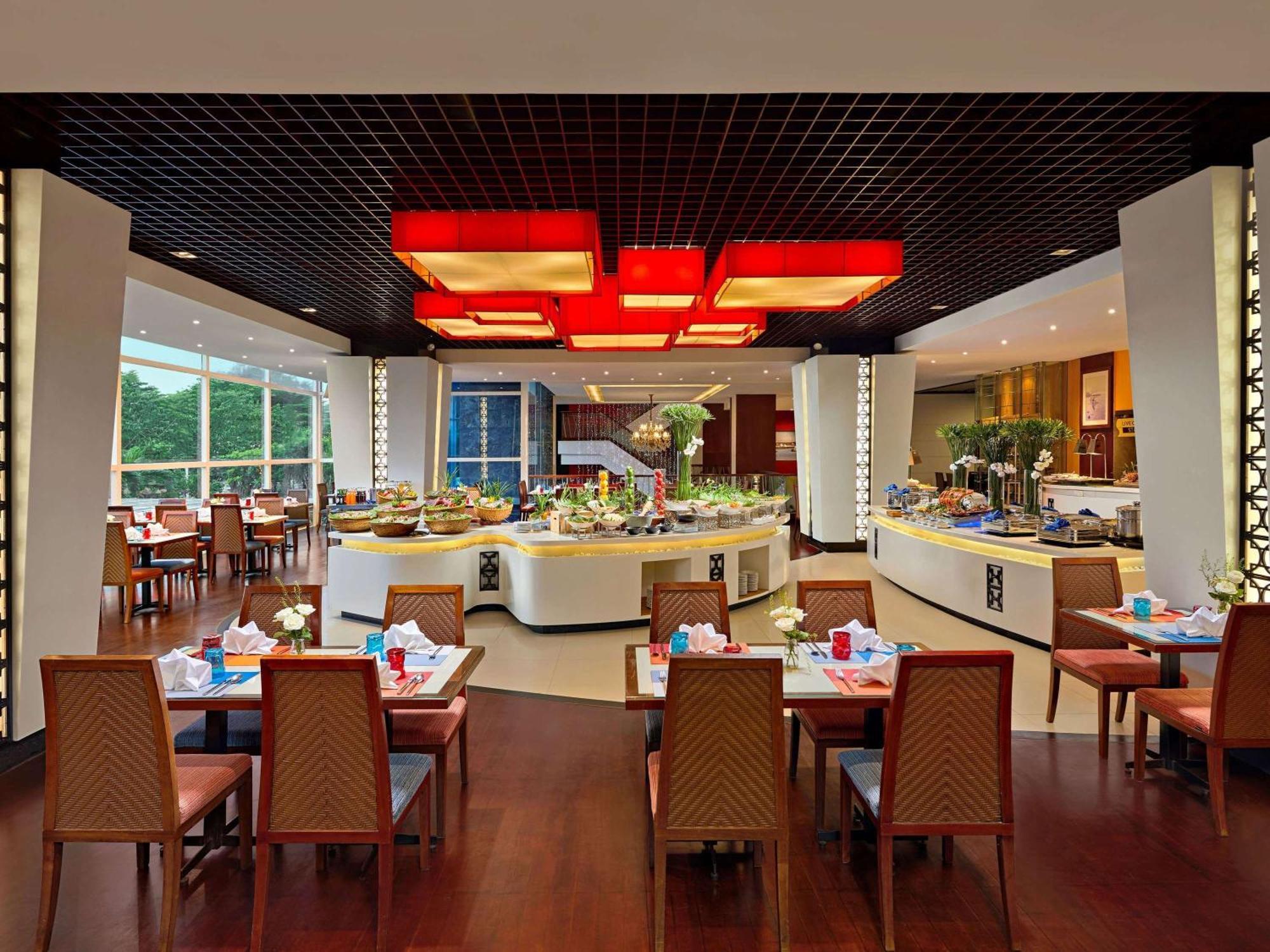 Hotel Novotel Nha Trang Bagian luar foto