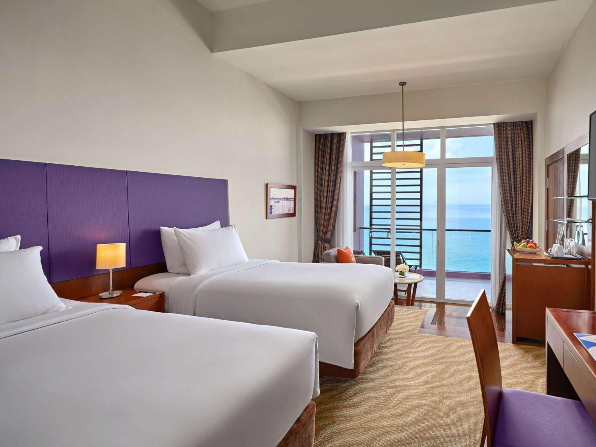 Hotel Novotel Nha Trang Bagian luar foto