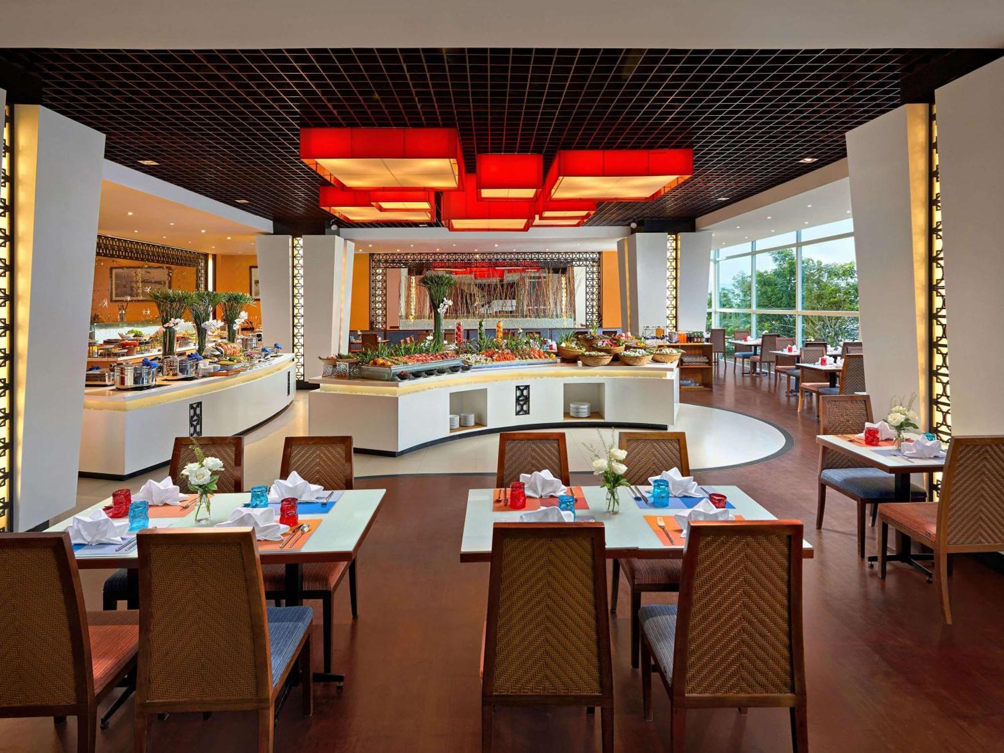 Hotel Novotel Nha Trang Bagian luar foto