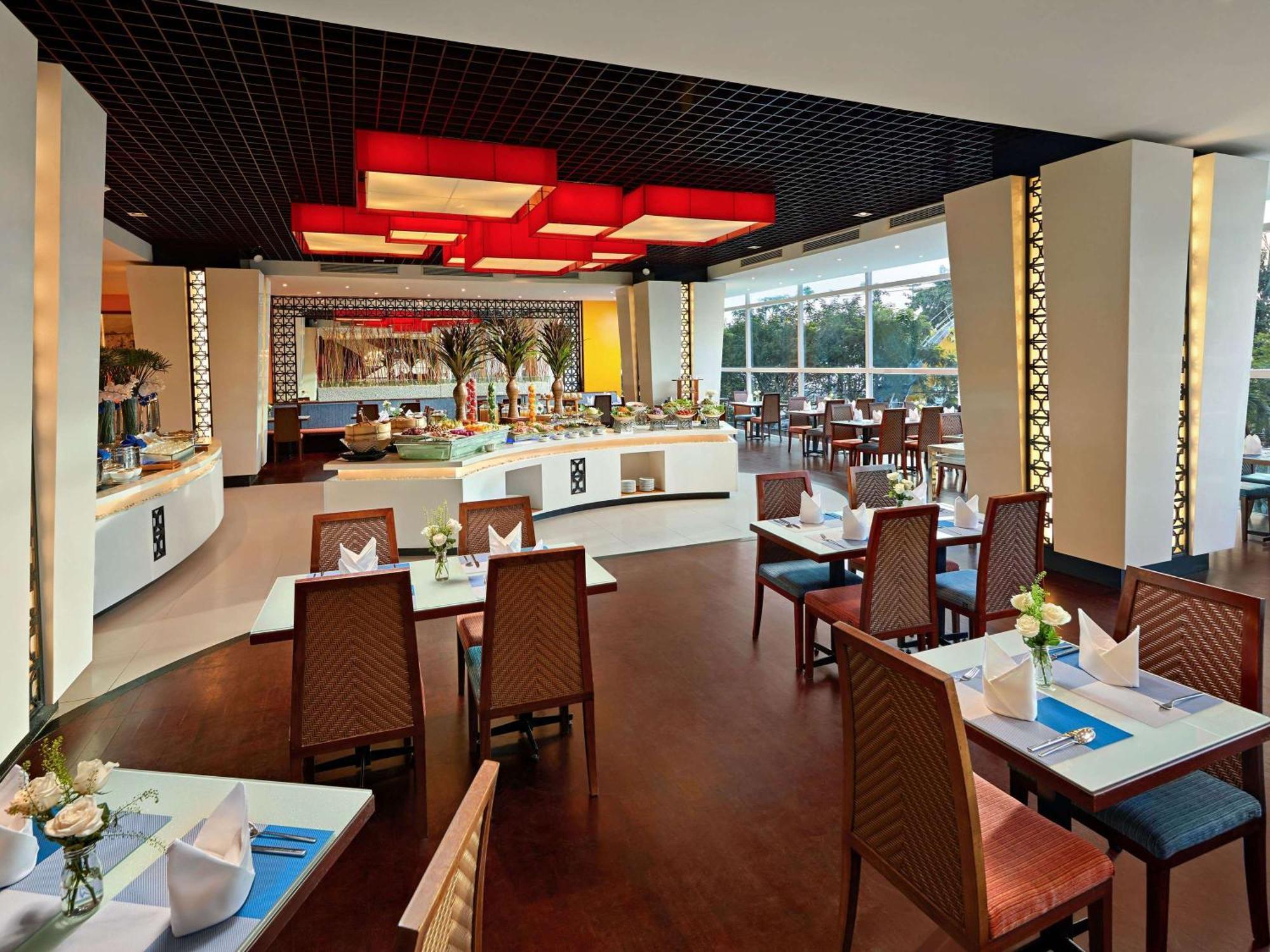 Hotel Novotel Nha Trang Bagian luar foto