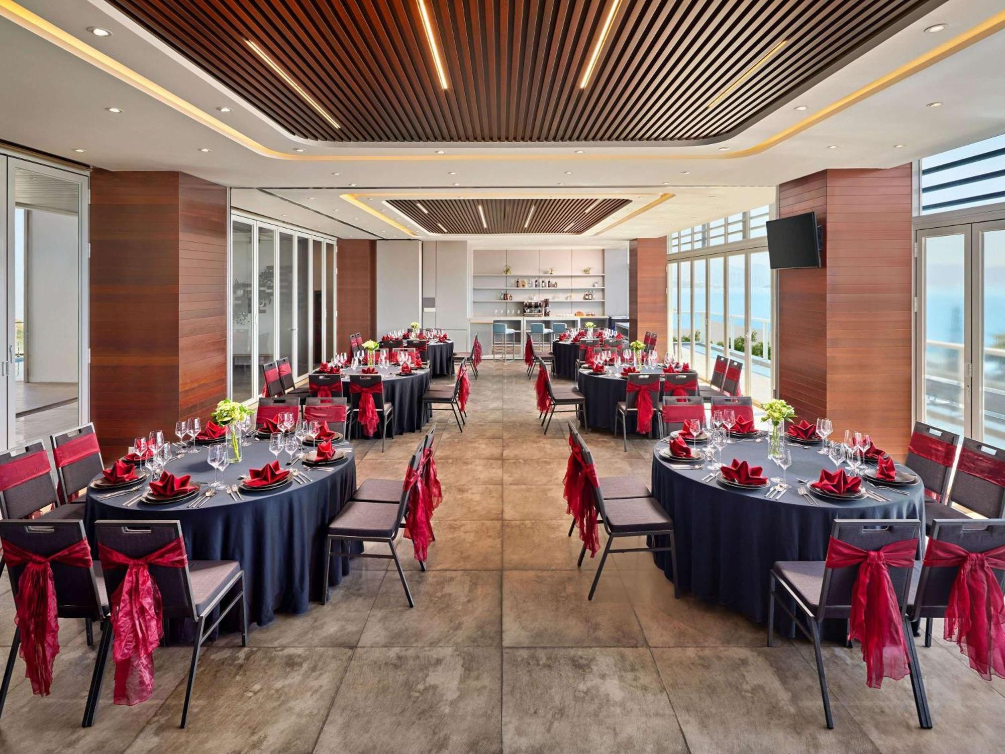 Hotel Novotel Nha Trang Bagian luar foto